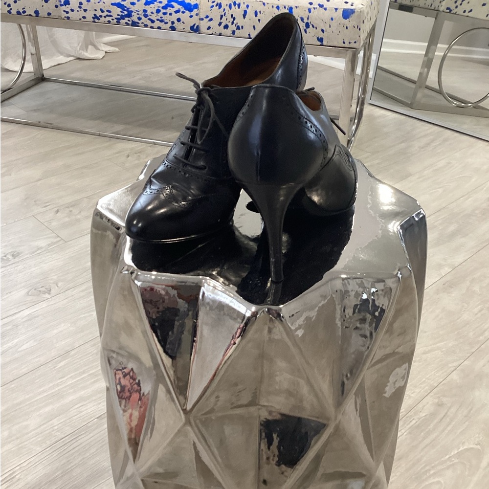 Ralph Lauren Purple label heels in 7.5